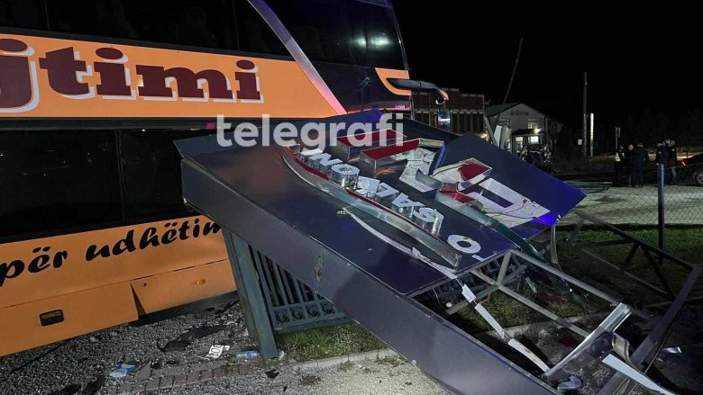 Autobusi përfundoi në oborrin e autosallonit “Xeni”, flet pronari: 200 mijë euro dëme – do të kërkojmë kompensim