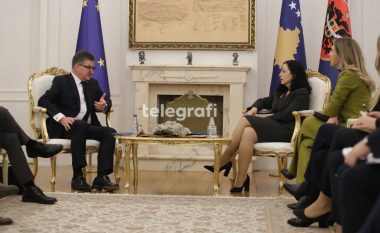 Osmani në takim me Lajçak: Kosova kërkon zbatim të plotë të marrëveshjeve dhe heqje të masave të BE-së