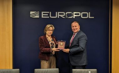Drejtori i Policisë së Kosovës takohet me drejtoreshën e EUROPOL-it, flasin për avancimin e bashkëpunimit
