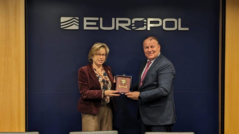 Drejtori i Policisë së Kosovës takohet me drejtoreshën e EUROPOL-it, flasin për avancimin e bashkëpunimit