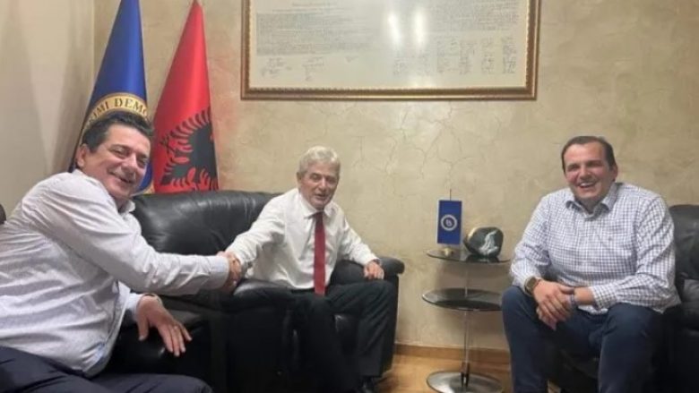 Ish-ministri Haraqija dhe djali i presidentit Rugova, festojnë me Ali Ahmetin