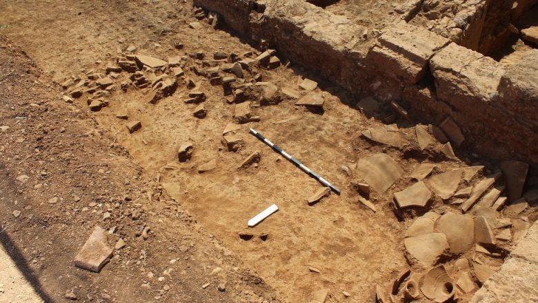 Arkeologët grek zbulojnë një bodrum vere 1600 vjeçar