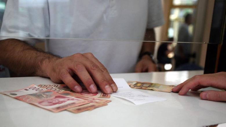 A duhet BQK-ja të pezullojë vendimin për ndalimin e dinarit – mbi 70 përqind e qytetarëve thonë jo