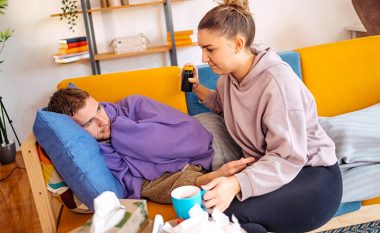 Çfarë saktësisht duhet të prisni nëse sëmureni me grip tani: Më e keqja është dita e dytë