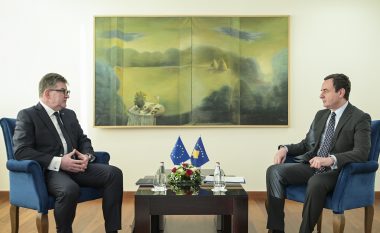 Kurti thotë se me Lajçakun bisedoi për zbatimin e plotë të Marrëveshjes Bazike dhe Aneksit Implementues të Ohrit