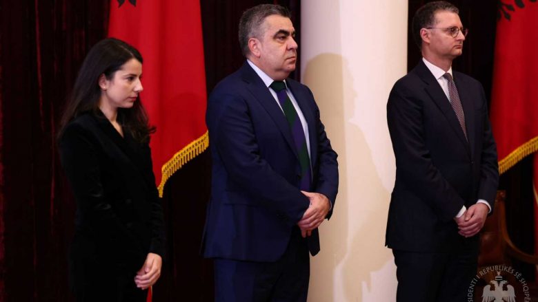 Betohen në Presidencë ministrat e rinj në kabinetin e qeverisë së Shqipërisë