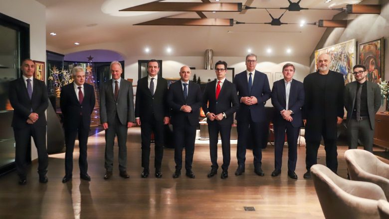 Kurti, Rama, Vuçiq dhe liderët e Maqedonisë së Veriut në darkë me O’Brien, dalin fotografitë nga Shkupi