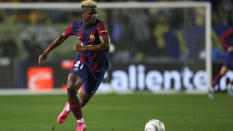 Nuk ka luajtur asnjë ndeshje me ekipin e parë, por Barcelona refuzon një ofertë shumë të rëndësishme për qendërmbrojtësin senegalez 