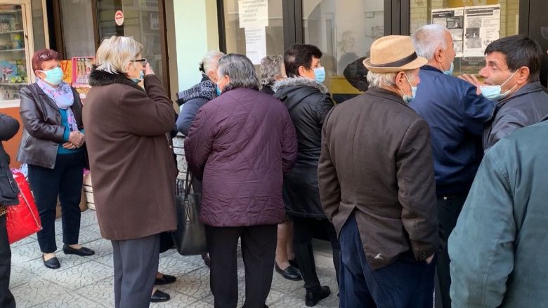 FMN-ja parashikon krizë në skemën e pensioneve në Shqipëri, pritet ulje e kontribuesëve dhe rritje e pensionistëve në të ardhmen