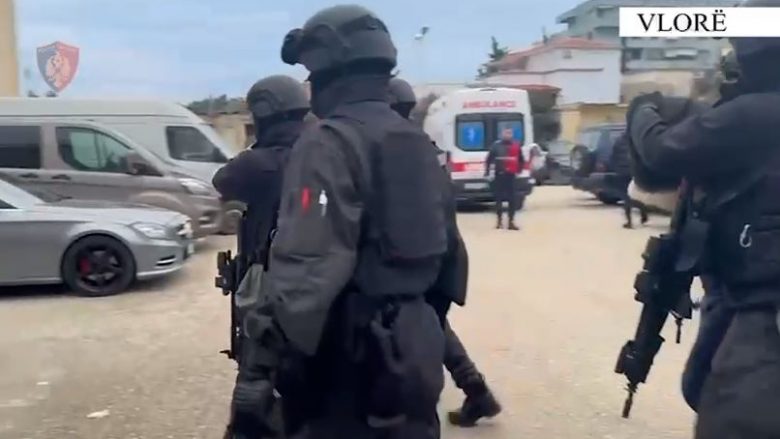 Arrestohen dy persona në Vlorë, sekuestrohen dy armë zjarri, municion dhe një automjet