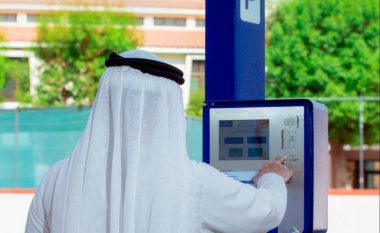 Nga 100 deri në 10,000 dirhemë – gjithçka dihet për shkeljet e parkimit dhe gjobat në Dubai