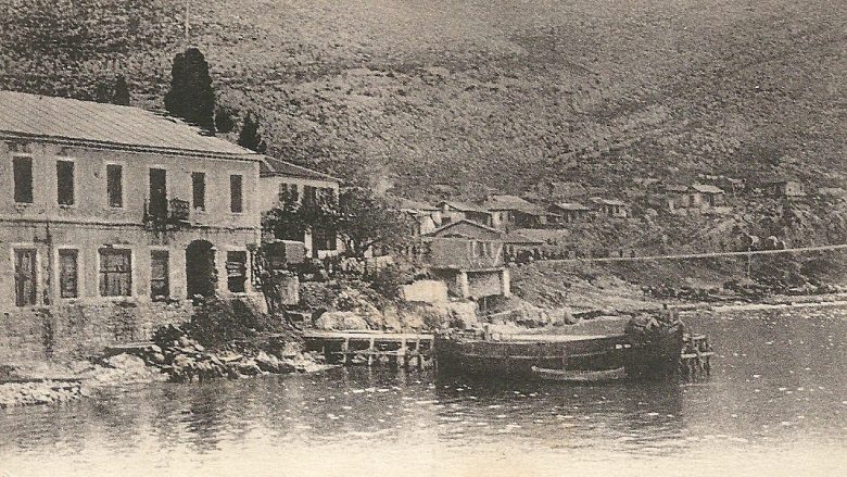 Më 1938 Saranda u quajt Zogaj, më 1939 Porti Edda