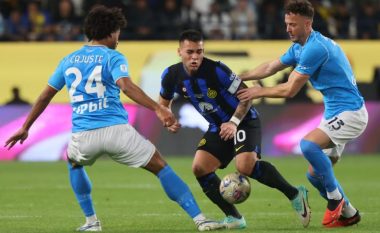 Mbyllet pa gola pjesa e parë e përballjes mes Inter dhe Napolit
