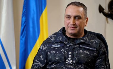 Ukraina do ta fitonte luftën më shpejt nëse mund të gjuante me armët perëndimore kundër objektivave thellë brenda Rusisë, thotë kreu i marinës