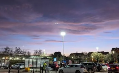 Një grua kapi në foto një “UFO” gabimisht teksa po fotografonte qiellin