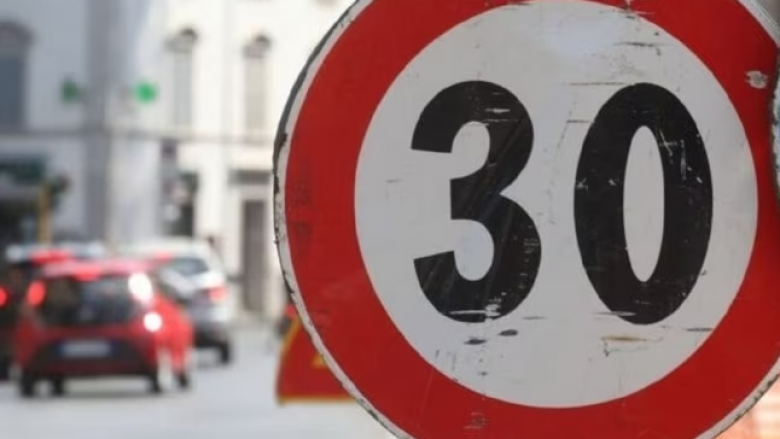 Bolonja kufizon shpejtësinë e vozitjes në 30 kilometër në orë – qytetarët ankohen: Po vonohemi për punë