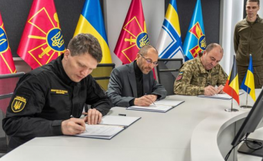 Ukraina dhe Belgjika nënshkruajnë memorandum bashkëpunimi për të forcuar prodhimin e përbashkët të armëve