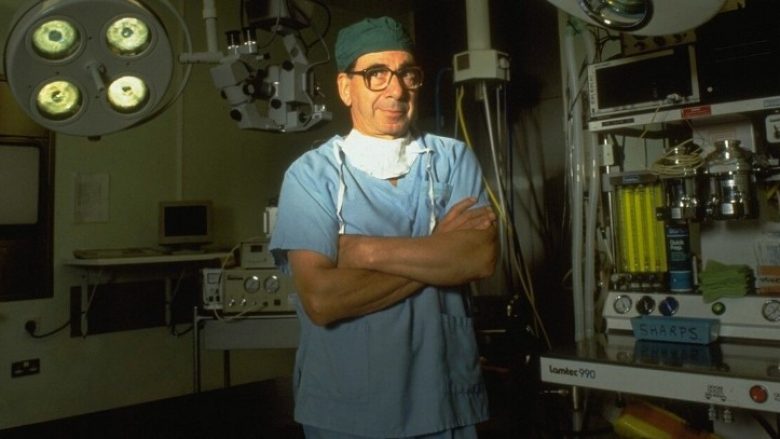 Ndërron jetë Roy Calne, kirurgu që udhëhoqi transplantin e parë të mëlçisë në Evropë