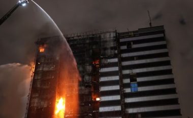 Zjarr në një spital në kryeqytetin e Iranit