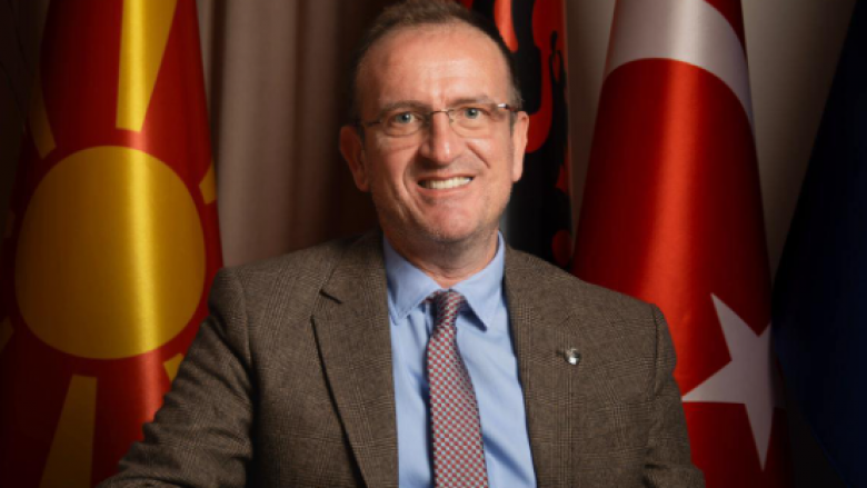 Taravari: Urime kryeministri i parë shqiptarë, shpresoj një ditë të kemi kryeministër me mandat të plotë