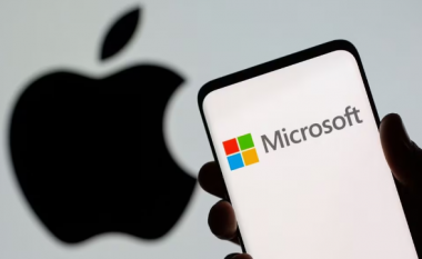 Microsoft kalon për pak kohë rivalin Apple si kompania më e vlefshme në botë