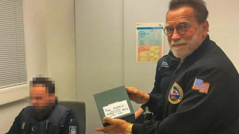 Arnold Schwarzenegger ndalohet në aeroport në Gjermani dhe merret në pyetje pas inspektimit të bagazheve