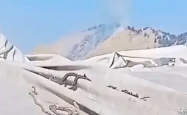 Një aeroplan rus me gjashtë persona në bord “u përplas” në malet e Afganistanit – pasi u zhduk nga radarët