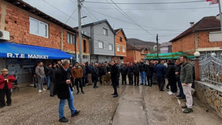 Banorët e Banjica së Poshtme dhe të Epërme po protestojnë kundër shpronësimit për nevoja të Korridorit 8