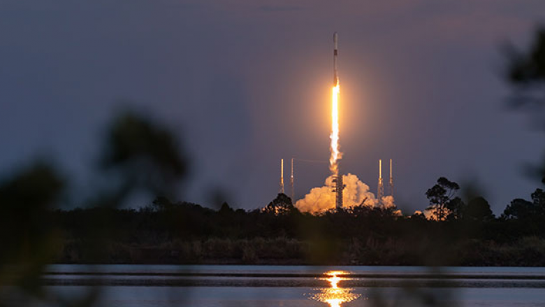 SpaceX lëshon 23 satelitë Starlink nga Florida