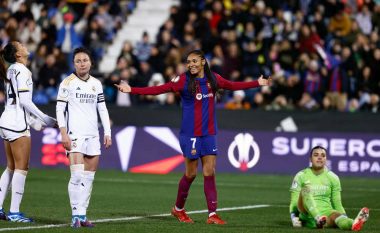 Barça Femeni hakmerret për ekipin e meshkujve, shkatërrojnë Real Madridin në Superkupën e Spanjës