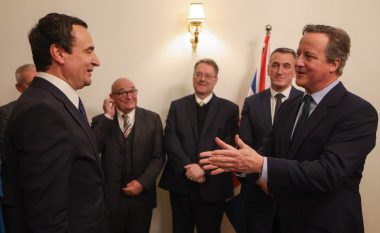 Ambasadori Abbott flet për vizitën e Sekretarit Cameron në Kosovë: Duhet parandaluar rikthimi i konfliktit në rajon