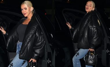 Christina Aguilera duket tejet simpatike me një xhaketë lëkure dhe xhinse, teksa del për një darkë në Los Angeles