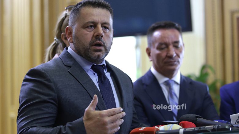 Deputeti i AAK-së, Berisha: Me Lumirin e Memlin është problem opozita 