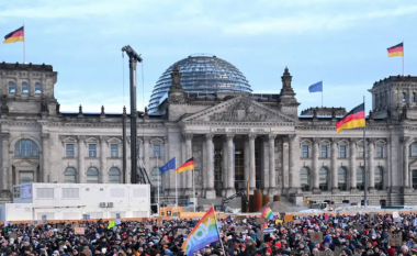 Gjermanët protestojnë kundër planit për dëbimin e të huajve