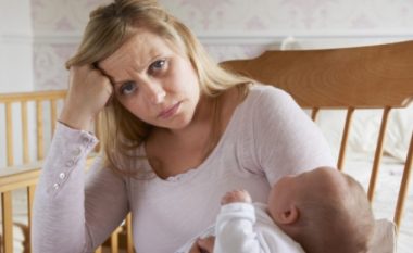Gjumi i natës i foshnjave dhe gabimet që prindërit bëjnë