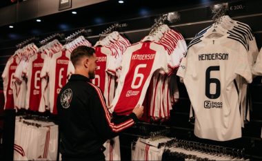 Henderson thyen rekordin e shitjes së fanellave të Ajaxit brenda 24 orëve