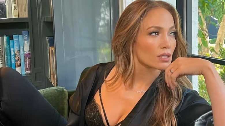 Jennifer Lopez zgjodhi manikyrin që do të dominojë këtë vit