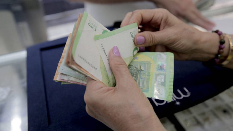 Janë ndalur pesë persona nga Kumanova, dyshohet se kanë bërë falsifikim parash