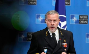 Njerëzit duhet të përgatiten për luftë gjithëpërfshirëse me Rusinë, thotë zyrtari lartë i NATO-s
