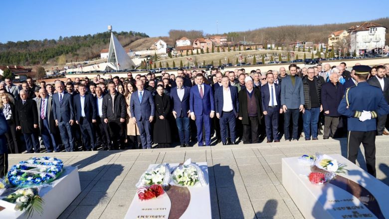 16 vjet shtet, Krasniqi homazhe në Prekaz: E përjetshme është Kosova jonë