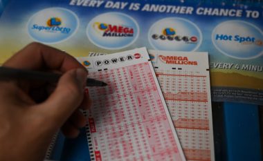 Amerikani padit lotarinë, numrat fitues të tiketës së tij për vlerën prej 340 milionë dollarë iu tha se u shfaqen gabimisht