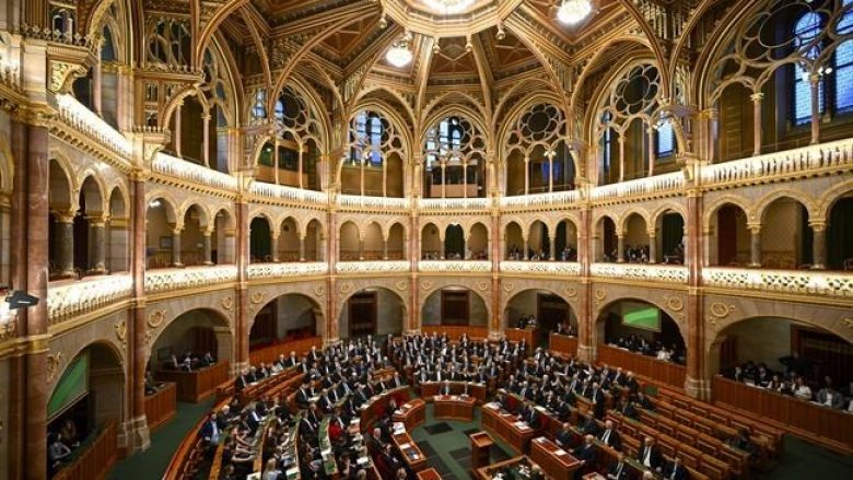 Shtëpia e Bardhë mirëpret vendimin e Hungarisë për ratifikimin e kërkesës së Suedisë për anëtarësim në NATO