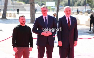 U pyet se a do të ketë takim me kryeministrin kroat, Vuçiq në Tiranë: Nuk e di nëse do të diskutojmë për cilësinë e ‘smokit dhe krembananeve’