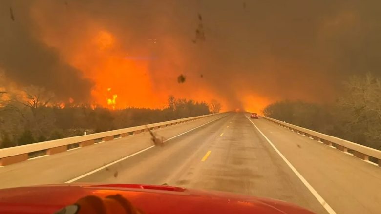 Teksasi po lufton me zjarrin e dytë më të madh në historinë e këtij shteti amerikan, digjen 850 mijë hektarë  