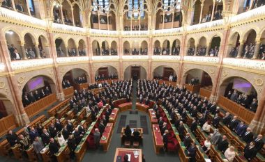 Orbán dhe partia e tij bojkotojnë seancën e parlamentit hungarez, ku do të ratifikohet oferta suedeze për pranim në NATO