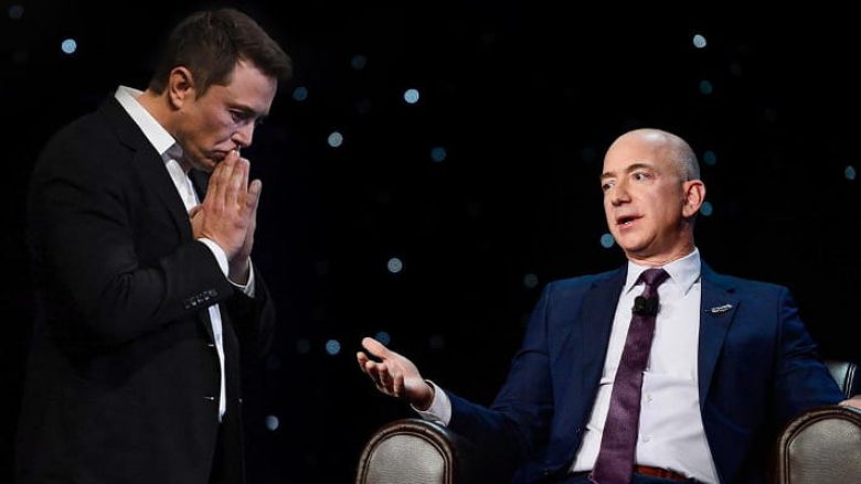 Jeff Bezos shet 2 miliardë dollarë aksione të Amazon – gjë që mund ta bëjë njeriun më të pasur në botë, përsëri