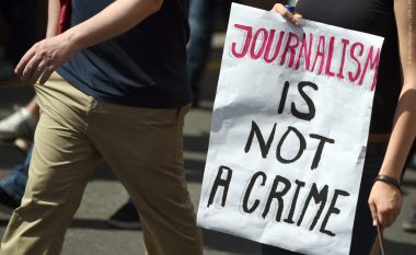 BE-ja miraton rregulla të reja për të mbrojtur gazetarët dhe zërat kritikë nga kërcënimet gjyqësore