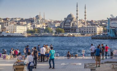 Stambolli thuhet se ka më shumë banorë se cilido nga 131 shtete të botës