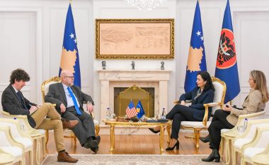 Osmani takon ambasadorin amerikan, bisedojnë për zhvillimet e fundit në Kosovë