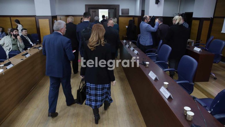 Asamblistët e LDK-së dhe kryetari Rama lëshojnë seancën për anulim të këmbimit të pronave në Badovc